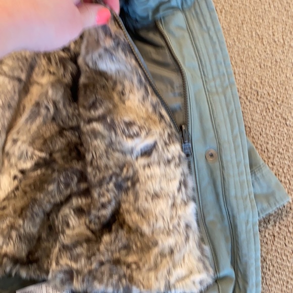 Baby Gap 3 in 1 Faux Fur Hooded Parka - NWOT - Picture 5 of 13